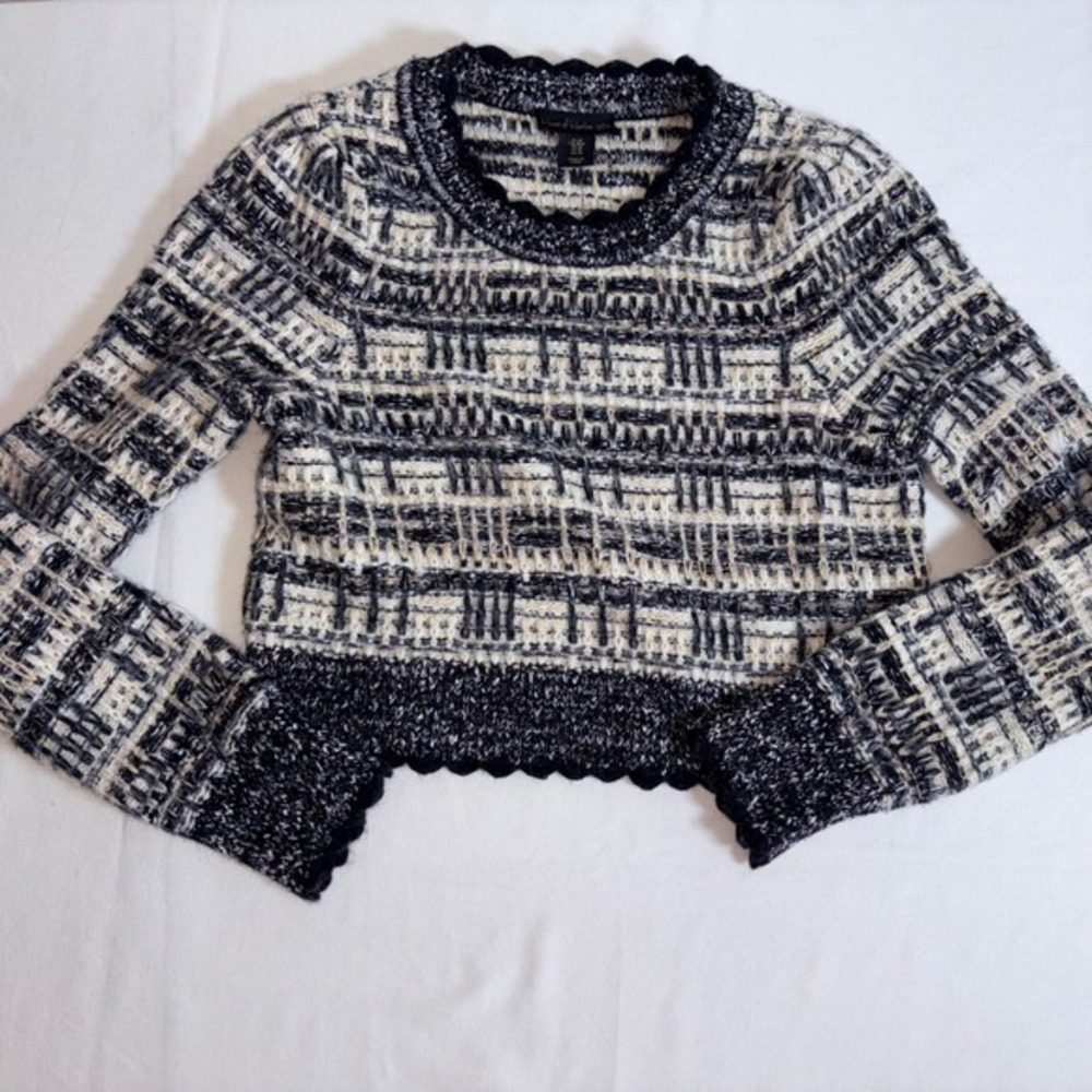 House of Harlow 1960 Sweater M Black White Excellent Cropped Metallic Scallop